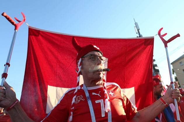NIZHNY NOVGOROD, RUSSIA - JUNE 27, 2018: Team Swirzerland s fan marches in Nizhny Novgorod ahead of the 2018 FIFA World Cup WM Weltmeisterschaft Fussball First Stage Group E football match between Switzerland and Costa Rica. Mikhail Solunin TASS  TS086BA7