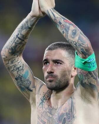 Bilder des Tages - SPORT (180627) -- MOSCOW, June 27, 2018 -- Aleksandar Kolarov of Serbia greets the audience after the 2018 FIFA World Cup WM Weltmeisterschaft Fussball Group E match between Brazil and Serbia in Moscow, Russia, June 27, 2018. Brazil won 2-0 and advanced to the round of 16. ) (SP)RUSSIA-MOSCOW-2018 WORLD CUP-GROUP E-SERBIA VS BRAZIL CaoxCan 