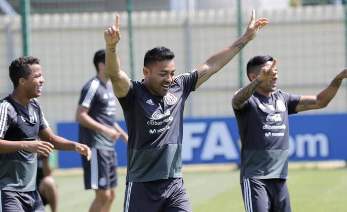 Mexico s player Marco Fabian (C) attends the team s training session held in Moscow, Russia, 28 June 2018. Mexico will face Brazil in their 2018 FIFA 2018 World Cup round of 16 soccer match on 02 July 2018. Training session of Mexico !ACHTUNG: NUR REDAKTIONELLE NUTZUNG!  Copyright: xLavandeirax MUN484 20180628-636657875076570069