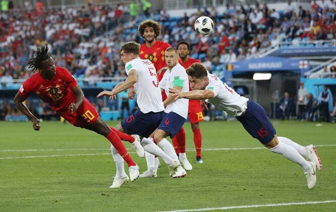 Sport - Bilder des Tages Football - 2018 FIFA World Cup WM Weltmeisterschaft Fussball - Group G: England vs. Belgium Dedryck Boyata of Belgium heads at goal at the Kaliningrad Stadium (Arena Baltika), Kaliningrad. COLORSPORT IAN MACNICOL 