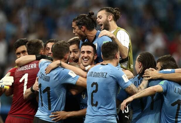 WM 2018, Uruguay - Portugal SOCHI, RUSSIA â€“ JUNE 30, 2018: Uruguay s players celebrate winning their 2018 FIFA World Cup WM Weltmeisterschaft Fussball Round of 16 football match against Portugal at Fisht Stadium. Team Uruguay won the game 2:1. Valery Sharifulin TASS  TS0874A3