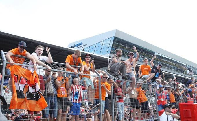 MOTORSPORTS - The Flying Bulls Air Show SPIELBERG,AUSTRIA,01.JUL.18 - MOTORSPORTS - The Flying Bulls Air Show. Image shows fans. GEPAxpictures xAndreasxPranter