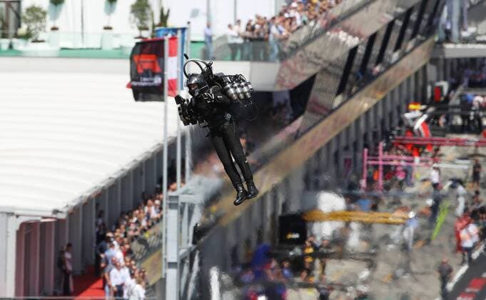 FORMULA 1 - GP of Austria 2018 SPIELBERG,AUSTRIA,01.JUL.18 - MOTORSPORTS - Grand Prix of Austria, Red Bull Ring. Image shows a jet man. GEPAxpictures xAndreasxPranter