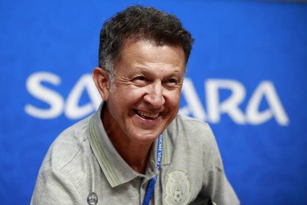 Mexico s head coach, Colombian Juan Carlos Osorio, takes part in a press conference PK Pressekonferenz at the Samara Arena, in Moscow, Russia, 01 July 2018. Mexico will face Brazil tomorrow in the FIFA World Cup WM Weltmeisterschaft Fussball Russia 2018 round of 16. Press conference of Mexico s national soccer team in Samara !ACHTUNG: NUR REDAKTIONELLE NUTZUNG!  Copyright: xJosexMendezx SAM44 20180701-636660712680186797