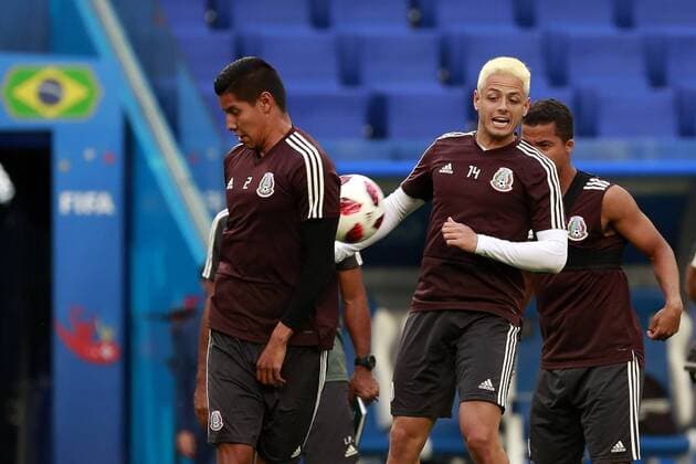 Sport - Bilder des Tages Mexico s (L-R) Hugo Ayala, Javier Herndandez and Giovani dos Santos during a training session at the Samara Arena, in Moscow, Russia, 01 July 2018. Mexico will face Brazil tomorrow in the FIFA World Cup WM Weltmeisterschaft Fussball Russia 2018 round of 16. Training session of Mexico s national soccer team in Samara !ACHTUNG: NUR REDAKTIONELLE NUTZUNG!  Copyright: xJosexMendezx SAM66 20180701-636660746994916839