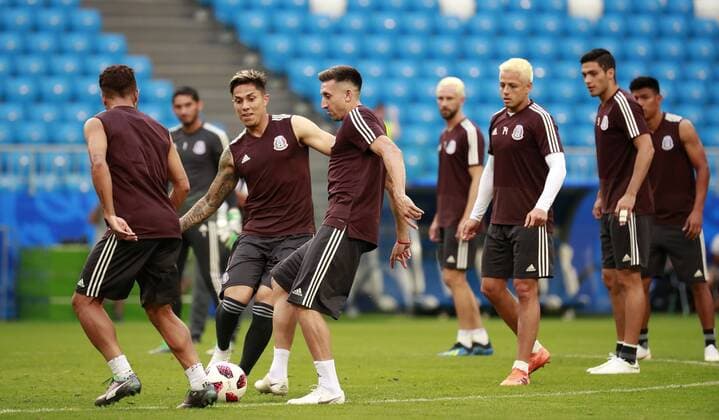 Mexico s players during a training session at the Samara Arena, in Moscow, Russia, 01 July 2018. Mexico will face Brazil tomorrow in the FIFA World Cup WM Weltmeisterschaft Fussball Russia 2018 round of 16. Training session of Mexico s national soccer team in Samara !ACHTUNG: NUR REDAKTIONELLE NUTZUNG!  Copyright: xJosexMendezx SAM70 20180701-636660747703202663