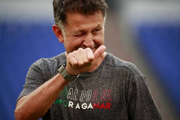 Mexico s head coach, Colombian Juan Carlos Osorio, during a training session at the Samara Arena, in Moscow, Russia, 01 July 2018. Mexico will face Brazil tomorrow in the FIFA World Cup WM Weltmeisterschaft Fussball Russia 2018 round of 16. Training session of Mexico s national soccer team in Samara !ACHTUNG: NUR REDAKTIONELLE NUTZUNG!  Copyright: xJosexMendezx SAM81 20180701-636660750434621713