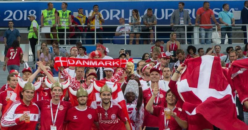 01.07.2018, Nizny Nowogrod, pilka nozna, mistrzostwa swiata, Chorwacja - Dania, N z Kibice Danii, fot. Tomasz Jastrzebowski Foto Olimpik ----- 01.07.2018, Nizhny Novgorod, football, FIFA World Cup WM Weltmeisterschaft Fussball 2018, Croatia - Denmark, In the picture: Denmark fans fot. Tomasz Jastrzebowski Foto Olimpik NEWSPIX.PL --- Newspix.pl FRANCE OUT! 20180701toja4151