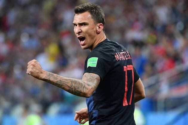 Goalkeeper Mario MANDZUKIC CRO to gate to 1 1 Jubilee Joy Enthusiasm Action Single-shot single image Half-figure half figure Croatia CRO Denmark DEN 4 3 e E Round of 16 Match 52 on 01 07 2018 in Nizhny Novgorod Nizhny Novgorod Stadium Football World Cup 2018 in Russia starting on 14 06 15 07 2018