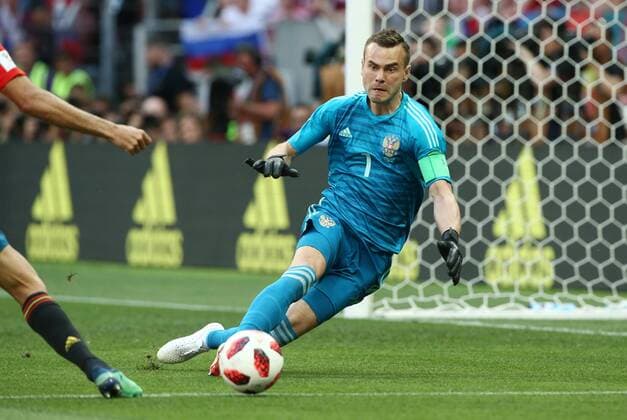 Torwart Igor Akinfeev Einzelbild Freisteller Aktion Fußball Fussball FIFA WM Weltmeisterschaft Russland Russia 2018 Saison 2017 2018 01.07.2018 Spanien ESP vs. Russland RUS *** Goalkeeper Igor Akinfeev Single Shot Cut Out Action Football Soccer FIFA World Cup Russia Russia 2018 Season 2017 2018 01 07 2018 Spain ESP vs Russia RUS