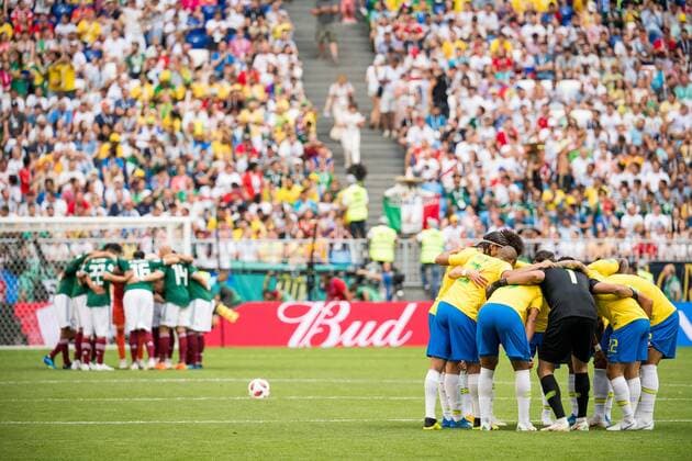 180702 The two teams gather in rings ahead of the FIFA World Cup round of 16 match between Brazil and Mexico on July 2, 2018 in Samara Photo Petter Arvidson BILDBYRAN Code PA 92081  Copyright: PETTERxARVIDSON BB180702PA034