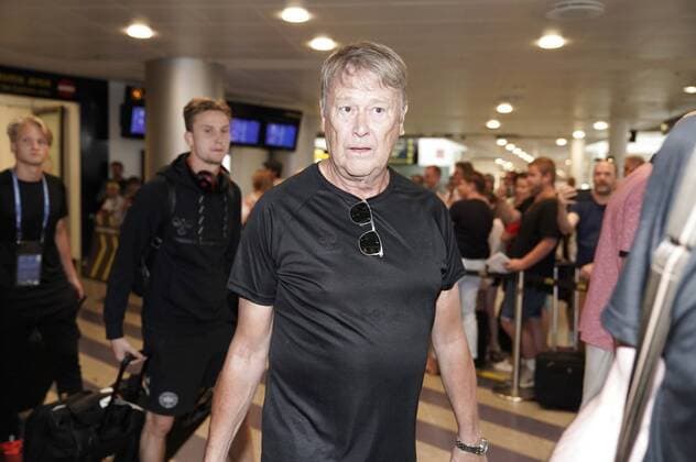 WM 2018, Nationalteam Dänemark - Ankunft in Kopenhagen AAge Hareide ankommer i Koebenhavn Lufthavn, mandag den 2. juli 2018.. , Copenhagen Denmark  Copyright: MartinxSylvestx cop120 spdk20180702-155907-L