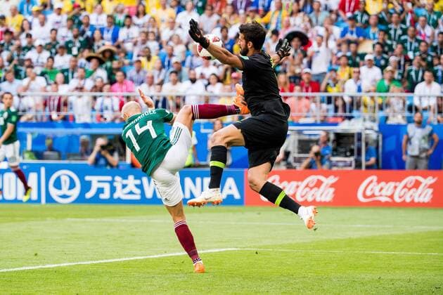 180702 Javier Hernandez of Mexico and goalkeeper Jose Corona of Mexico during the FIFA World Cup round of 16 match between Brazil and Mexico on July 2, 2018 in Samara Photo Petter Arvidson BILDBYRAN Code PA 92081  Copyright: PETTERxARVIDSON BB180702PA055