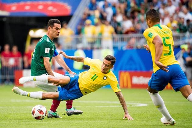 180702 Rafael Marquez of Mexico and Philippe Coutinho or Brazil during the FIFA World Cup round of 16 match between Brazil and Mexico on July 2, 2018 in Samara Photo Petter Arvidson BILDBYRAN Code PA 92081  Copyright: PETTERxARVIDSON BB180702PA062