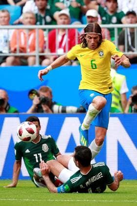 Brazilian defender Filipe Luis (top) and Mexican defender Rafael Marquez during the FIFA World Cup WM Weltmeisterschaft Fussball 2018 round of 16 soccer match between Brazil and Mexico, at Samara Arena in Samara, Russia, 2 July 2018. BRAZIL VS. MEXICO !ACHTUNG: NUR REDAKTIONELLE NUTZUNG!  Copyright: xJosexMendezx FWC53-143 20180702-636661465744988711