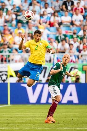 180702 Thiago Silva of Brazil and Javier Hernandez of Mexico during the FIFA World Cup round of 16 match between Brazil and Mexico on July 2, 2018 in Samara Photo Petter Arvidson BILDBYRAN Code PA 92081  Copyright: PETTERxARVIDSON BB180702PA080