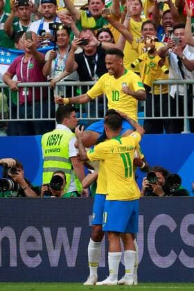 Brazilian forward Neymar (top) celebrates after scoring during the FIFA World Cup WM Weltmeisterschaft Fussball 2018 round of 16 soccer match between Brazil and Mexico, at Samara Arena in Samara, Russia, 2 July 2018. BRAZIL VS. MEXICO !ACHTUNG: NUR REDAKTIONELLE NUTZUNG!  Copyright: xJosexMendezx FWC53-176 20180702-636661481443231208