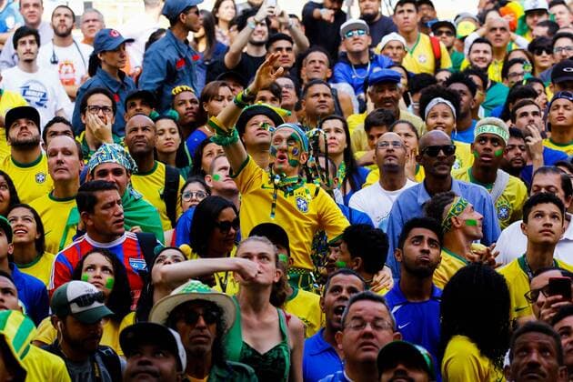 WM 2018, Brasilien - Mexiko, Public Viewing in Brasilien Arena em SP transmite jogo do Brasil SÃO PAULO, SP - 02.07.2018: ARENA EM SP TRANSMITE JOGO DO BRASIL - Fans will attend the Arena set up in the Anhangabaú Valley, in the central region of São Paulo, where the game will be broadcast in the 2018 World Cup, between Brazil and Mexico, on Monday (02). (Photo: Aloisio Mauricio Fotoarena) x1560648x  AloisioxMauricio