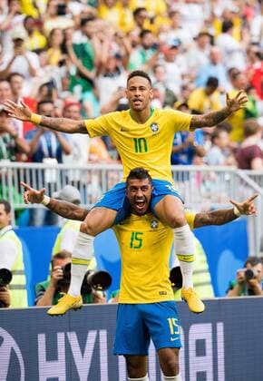 SOCCER - FIFA World Cup WM Weltmeisterschaft Fussball 2018, BRA vs MEX SAMARA,RUSSIA,02.JUL.18 - SOCCER - FIFA World Cup 2018, international match Länderspiel round of sixteen, Brazil vs Mexico. Image shows the rejoicing of Neymar and Paulinho (BRA). GEPAxpictures xBildbyran