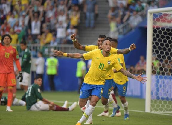WW 2018 in Russia Round of 16 Brazil Mexico goalscorer Neymar cheers with Paulinho after the 1 0 back disappointing Mexican HM