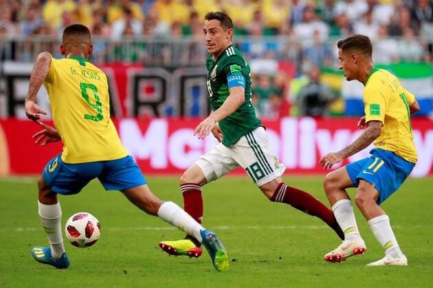Mexican midfielder Andres Guardado (C) fights for the ball with Brazilian forward Gabriel Jesus (L) and Brazilian midfielder Phillipe Coutinho during the FIFA World Cup WM Weltmeisterschaft Fussball 2018 round of 16 soccer match between Brazil and Mexico, at Samara Arena in Samara, Russia, 2 July 2018. BRAZIL VS. MEXICO !ACHTUNG: NUR REDAKTIONELLE NUTZUNG!  Copyright: xJosexMendezx FWC53-244 20180702-636661502121900197