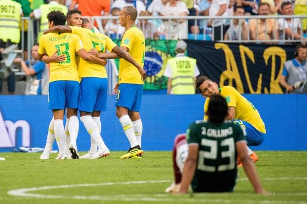 180702 Players of Brazil celebrate after the FIFA World Cup round of 16 match between Brazil and Mexico on July 2, 2018 in Samara Photo Petter Arvidson BILDBYRAN Code PA 92081  Copyright: PETTERxARVIDSON BB180702PA137