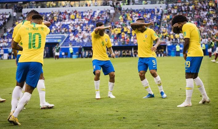 Samara, 02.07.2018 Torjubel: Neymar (Brasilien) Philippe Coutinho (Brasilien) Gabriel Jesus (Brasilien), Willian (Brasilien) Brasilien - Mexiko *** Samara 02 07 2018 Torjubel Neymar Brazil Philippe Coutinho Brazil Gabriel Jesus Brazil Willian Brazil Brazil Mexico