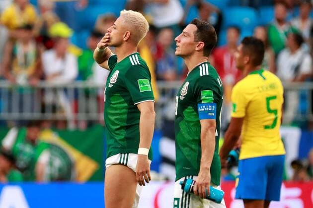 Mexican forward Javier Hernandez (L) and Mexican midfielder Andres Guardado at the end of the FIFA World Cup WM Weltmeisterschaft Fussball 2018 round of 16 soccer match between Brazil and Mexico, at Samara Arena in Samara, Russia, 2 July 2018. BRAZIL VS. MEXICO !ACHTUNG: NUR REDAKTIONELLE NUTZUNG!  Copyright: xJosexMendezx FWC53-291 20180702-636661514777099915
