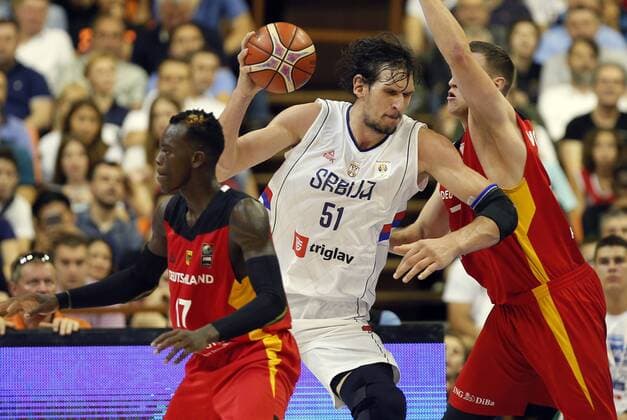 (180703) -- NOVI SAD, July 3, 2018 -- Serbia s Boban Marjanovic (C) vies with Germany s Dennis Schroder (L) during FIBA World Cup basketball qualifying match in Novi Sad, Serbia, July 2, 2018. Germany won 88-81. ) (SP)SERBIA-NOVI SAD-BASKETBALL-FIBA-QUALIFIER-SERBIA VS GERMANY PredragxMilosavljevic 