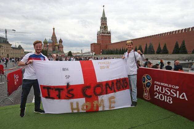 Colombia v England 2018 FIFA World Cup WM Weltmeisterschaft Fussball England fans in Red Square, Moscow before the 2018 FIFA World Cup match at Spartak Stadium, Moscow Content Not Available For UK Newspapers Copyright: xPaulxChestertonx FIL-11981-0019