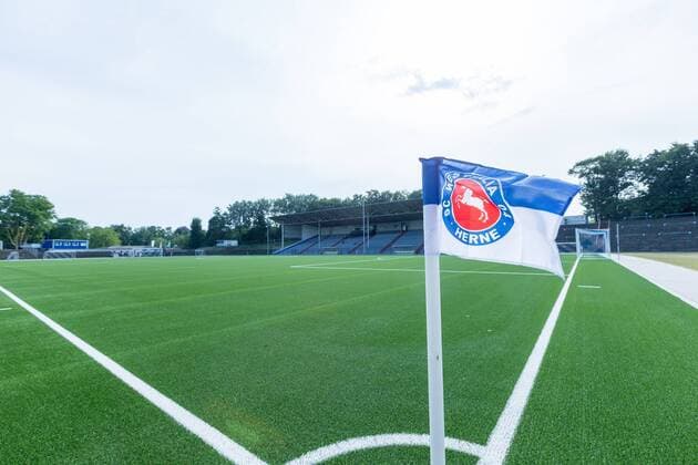 The stadium at Schloss Struenkede has been completely renovated and has got an artificial turf at play SC Westfalia Herne Alte Herren vs Traditionsmannschaft FC Schalke 04 Football 04 07 2018 SC Westfalia Herne Alte Herren vs Traditionsmannschaft FC Schalke 04 Football 04 07 2018 Herne Copyright: xEIBNER MarioxHommesx EP_MHS