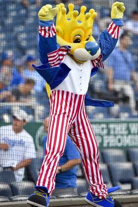 MLB, Kansas City Royals - Cleveland Indians July 4, 2018 - Kansas City, MO, USA - Kansas City Royals mascot Sluggerrr jumps from the wall behind home plate before a game against the Cleveland Indians on Wednesday, July 4, 2018, at Kauffman Stadium in Kansas City, Mo. Cleveland at Kansas City - ZUMAm67_ 20180704_zaf_m67_016 Copyright: xJohnxSleezerx