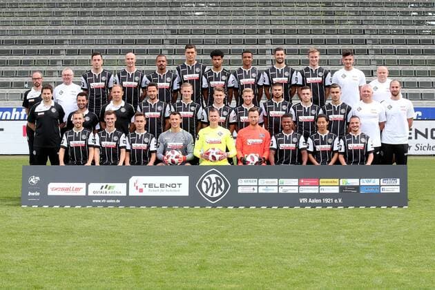 VfR Aalen 3 Liga Portraettermin 2018 2019 Team photo Back row from left Bastian Noth Team Manager Gnther Hammer Supervisor Marcel Baer Matthias Morys Royal Dominique Fennell Yannis Letard Myroslav Slavov Marian Sarr Torben Rehfeldt Gerrit Wegkamp Felix Bauer Physiotherapist Achim Haegele Masseur Middle row from left Argirios Giannikis Head coach Sandro Mattias Trianni Thomas Geyer Noah Feil Matthias Layer Daniel Bernhardt Raif Husic Marc Onuoha Natsuhiko Watanabe Marvin Bueyueksakarya VfR Aalen 3 League Portraettermin 2018 2019 Team photo 05 07 18 Aalen Copyright: xEIBNER HarryxLangerx EP_HLR