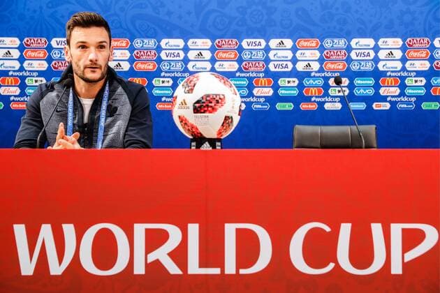 Sport-Bilder des Tages NIZHNY NOVGOROD, RUSSIA â€“ JULY 5, 2018: Goalkeeper Hugo Lloris of the French men s national football team gives a news conference on their 2018 FIFA World Cup WM Weltmeisterschaft Fussball quarterfinal match against Uruguay. Mikhail Japaridze TASS  TS088011