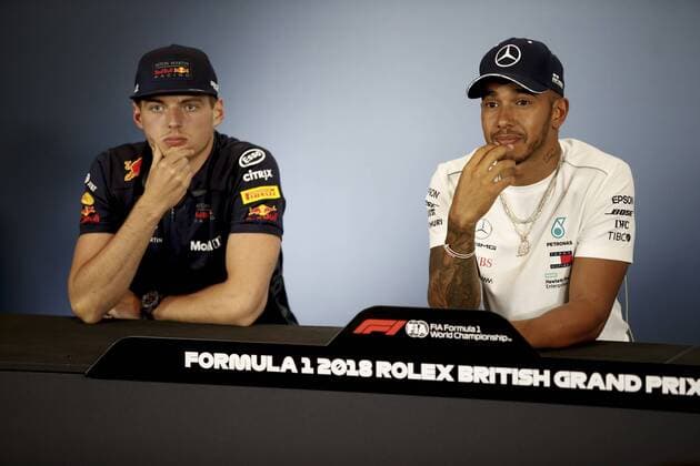 Motorsports: FIA Formula One World Championship WM Weltmeisterschaft 2018, Grand Prix of Great Britain, 33 Max Verstappen (NLD, Aston Martin Red Bull Racing), 44 Lewis Hamilton (GBR, Mercedes AMG Petronas Motorsport), Silverstone Great Britain