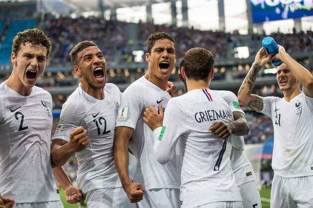 Sport-Bilder des Tages WM 2018, Uruguay - Frankreich 06.07.2018 NIZNY NOWOGROD, NIZHNY NOVGOROD PILKA NOZNA (FOOTBALL) MISTRZOSTWA SWIATA ROSJA 2018 FIFA World Cup WM Weltmeisterschaft Fussball RUSSIA 2018 1 4 FINAL CWIERCFINAL URUGWAJ - FRANCJA (URUGUAY-FRANCE) NZ RAPHAEL VARANE BRAMKA RADOSC GOL GOAL ANTOINE GRIEZMANN CORENTIN TOLISSO FOTO LUKASZ SKWIOT CYFRASPORT NEWSPIX.PL --- Newspix.pl  20180706CSLS0090