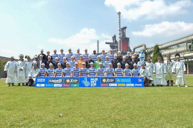 GER official photo opportunity team photo MSV Duisburg MSV Duisburg 2 FBL team photo 2018 2019 hi Series v left Oliver Grabowski Timo Kleinefehn Sebastian Neumann Thomas Blomeyer Boris Tashchy Dustin Bomheuer Lukas Frede Froede Richard Sukuta Pasu Stanislav Iljutcenko John Verhoek Doctor Peter Lindner Manni Piwonski middle from Ivo Grlic Ilia Gruev Cauly Oliveira Souza Kevin Wolze Miguel Max Schmeling Ahmet Engin Enis Hajri Young Jae Seo Luke Daschner Christian Gartner Moritz Stoppelkamp Andreas Wiegel Yanni Regäselel Joseph Claude Gyau left and right steel workers in silver protective suit nph Mauelshagen nph00321