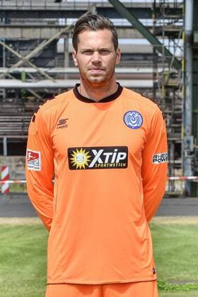 GER official photo date portrayal date MSV Duisburg player keeper Daniel Davari MSV Duisburg 2 BL portrait date 2018 2019 portrait format nph Mauelshagen nph00321