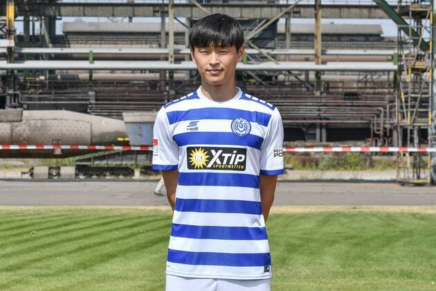 GER official photo date Portraettermin MSV Duisburg player Young Jae Seo MSV Duisburg 2 BL Portrait date 2018 2019 landscape horizontal format nph Mauelshagen nph00321