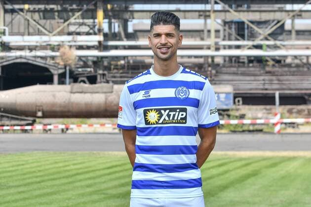 GER official photo shoot Portraettermin MSV Duisburg player Enis Hajri MSV Duisburg 2 BL portrait date 2018 2019 landscape horizontal format nph Mauelshagen nph00321