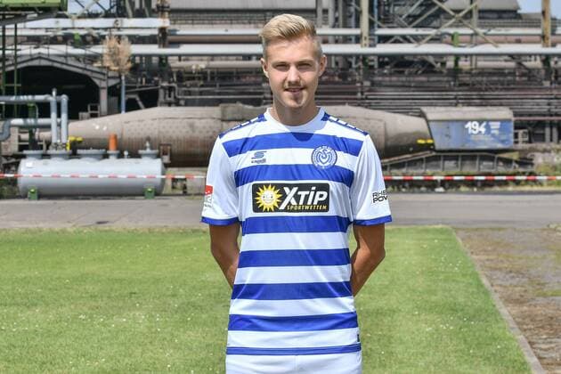 GER official photo shoot Portrait Portraettermin MSV Duisburg player Lukas Daschner MSV Duisburg 2 BL portrait date 2018 2019 landscape portrait nph Mauelshagen nph00321