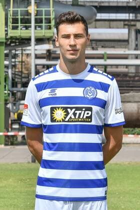 GER official photo shoot Portrait Portraettermin MSV Duisburg player Lukas Fröde Froede MSV Duisburg 2 BL portrait date 2018 2019 portrait format nph Mauelshagen nph00321
