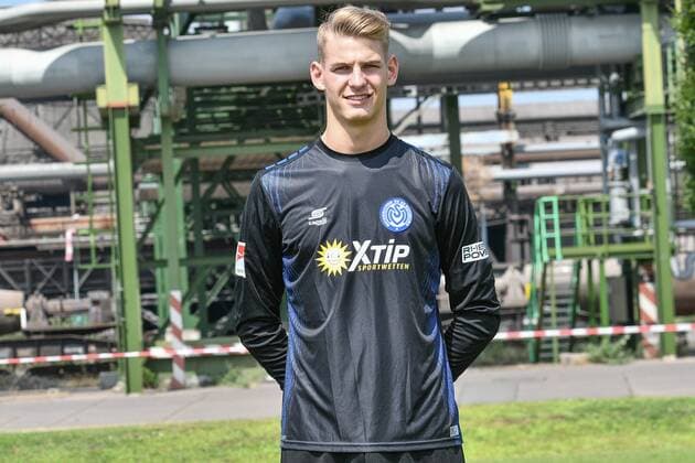 GER official photo date portraits portraits MSV Duisburg player Jonas Brendieck MSV Duisburg 2 BL portrait date 2018 2019 landscape horizontal format nph Mauelshagen nph00321