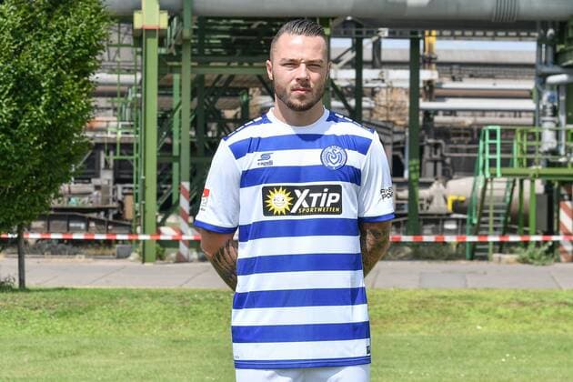 GER official photo shoot Portrait Date Portraettermin MSV Duisburg Player Yanni Regäsel Regaesel MSV Duisburg 2 BL Portrait Date 2018 2019 landscape landscape nph Mauelshagen nph00321