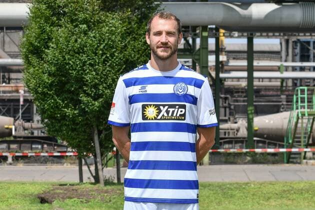 GER official photo date portrayal date MSV Duisburg player Sebastian Neumann MSV Duisburg 2 BL portrait date 2018 2019 landscape horizontal format nph Mauelshagen nph00321