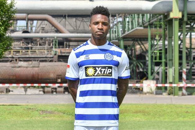 GER official photo visit Portrait Portraettermin MSV Duisburg Player Joseph Claude Gyau MSV Duisburg 2 BL Portrait date 2018 2019 landscape horizontal format nph Mauelshagen nph00321