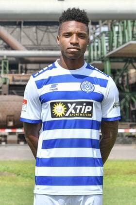 GER official photo shoot Portraettermin MSV Duisburg player Joseph Claude Gyau MSV Duisburg 2 BL portrait date 2018 2019 portrait format nph Mauelshagen nph00321