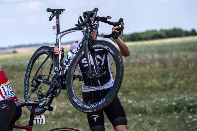 British Chris Froome of Team Sky pictured after a fall during the first stage of the 105th edition of the Tour de France cycling race, 201km from Noirmoutier-en-l Ile to Fontenay-le-Comte, France, Saturday 07 July 2018. This year s Tour de France takes place from July 7th to July 29th. POOLxJEFFxPACHOUD  x05379903x