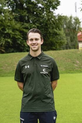 Physiotherapist Mike Muretic St Pauli 05 07 18 Hamburg Team photo opportunity FC St Pauli