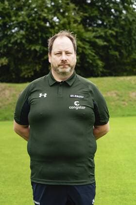 Kit manager Andreas Kreft St Pauli 05 07 18 Hamburg Team photo opportunity FC St Pauli